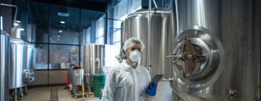 خدمة تنظيف الخزانات مع التعقيم